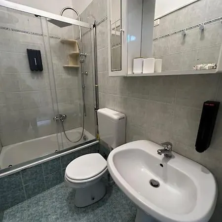 Cuddly Apt, Comodo Per Coppie E Parcheggio 公寓 *